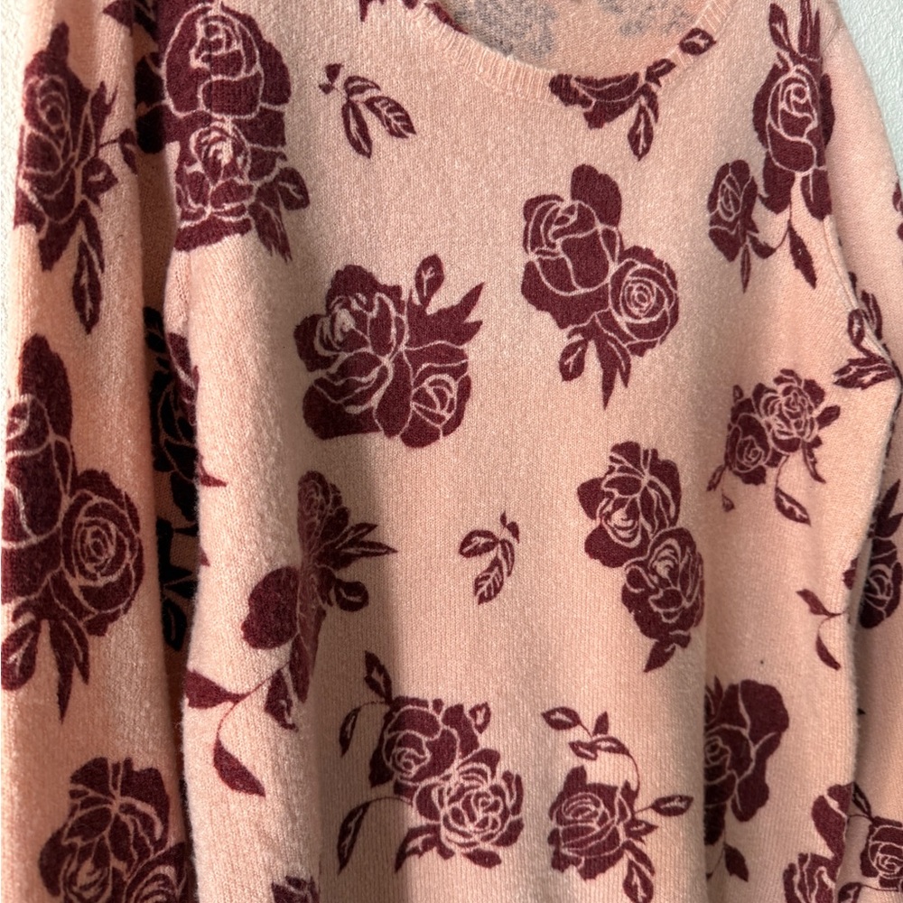 Women’s Elle Rose and Maroon Floral Sweater size Medium - Picture 6 of 8